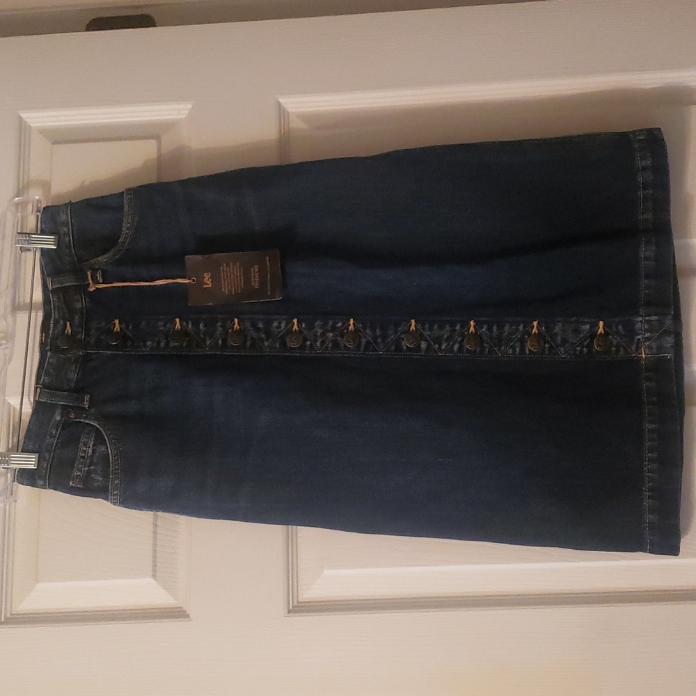 Lee Jean skirt, Xs, Dark Blue Jean High Rise Waist. (Preteen)